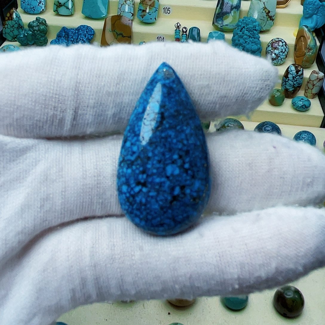 绿松石颈饰未镶嵌