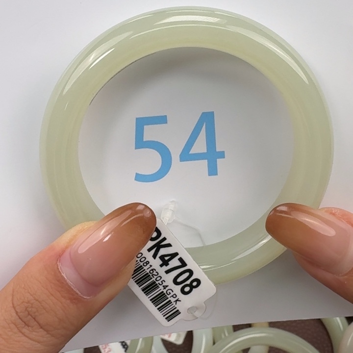 哈***哈和田玉未镶嵌手镯