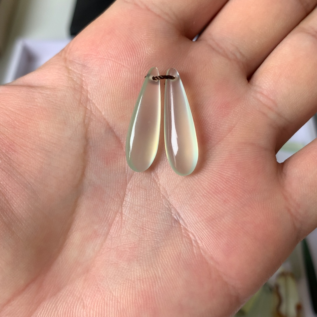 未镶嵌蛇纹石玉耳环