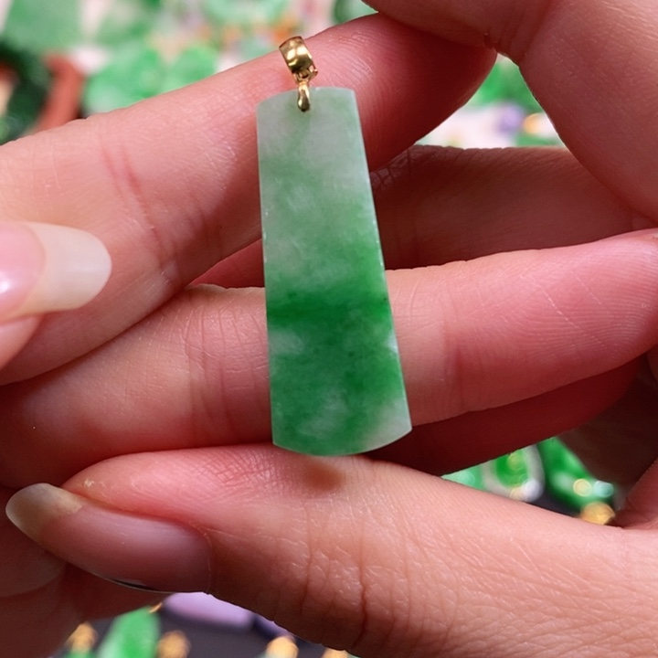 颈饰未镶嵌翡翠吊坠