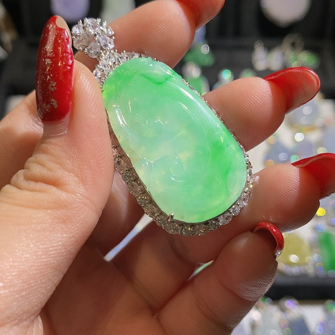 翡翠颈饰银S925镶嵌天然翡翠