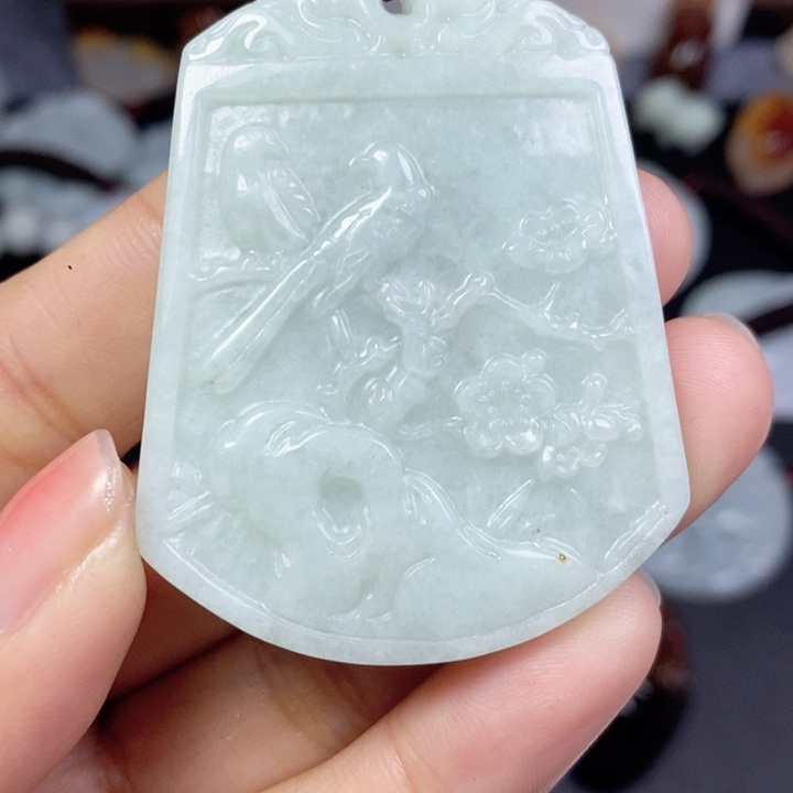 翡翠颈饰未镶嵌喜上眉梢