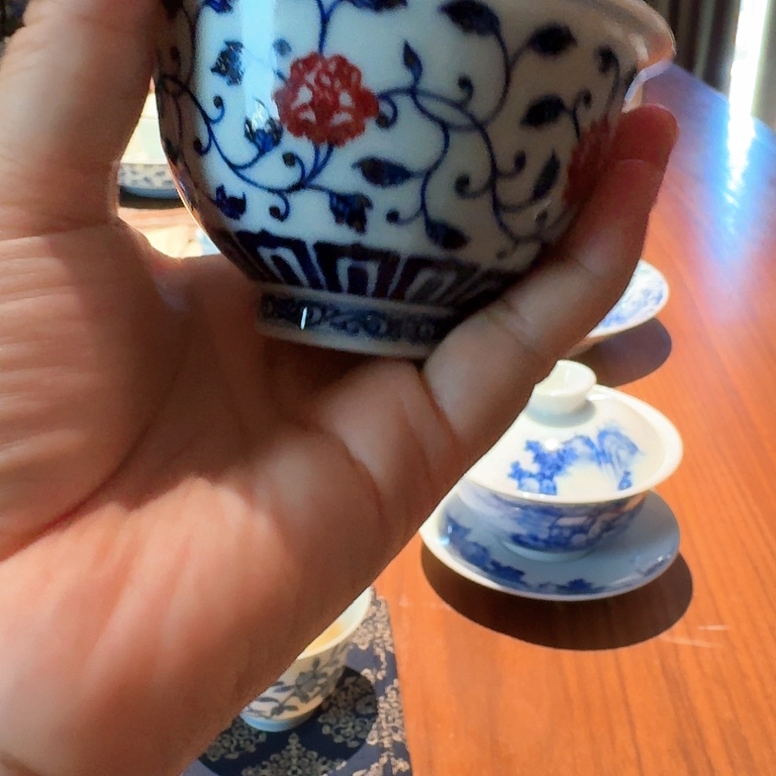 沐***晨很漂亮的釉里红盖碗