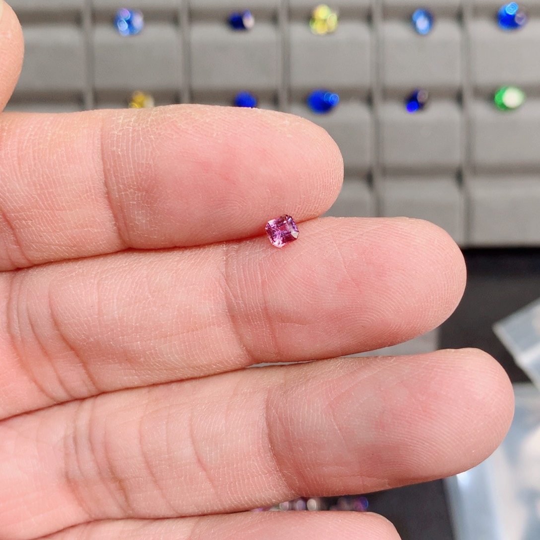 蓝宝石裸石未镶嵌0.29ct 无烧蓝宝石