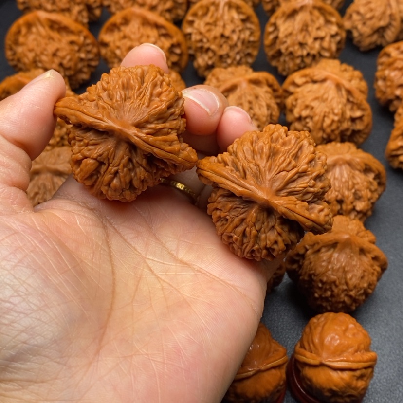 【闪购商品】文玩核桃把件44篓子