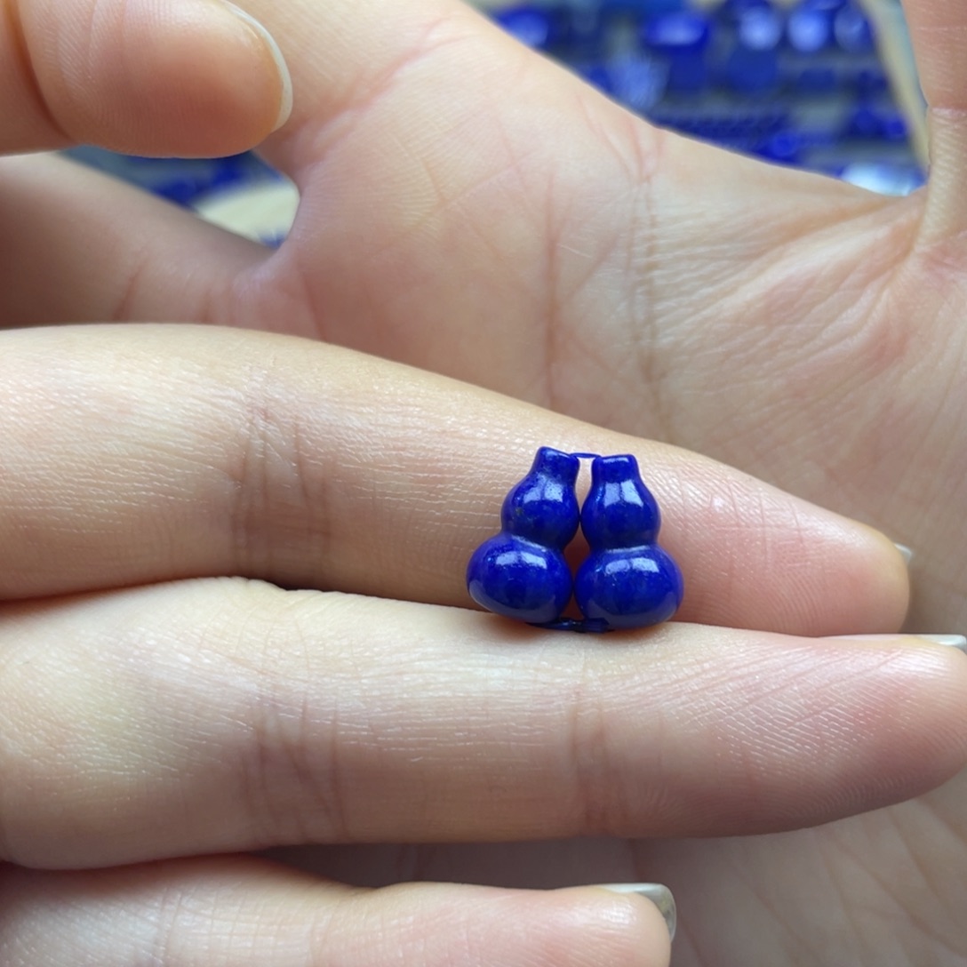 青金石未镶嵌小葫芦