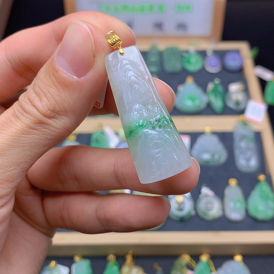 翡翠颈饰18K金镶嵌翡翠