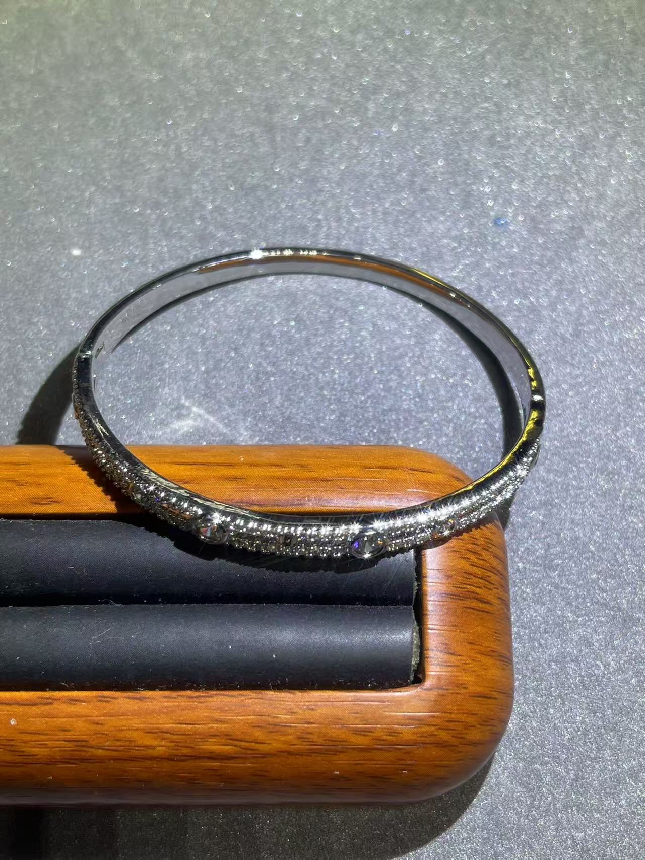 a1858白色气泡手镯多样性发货