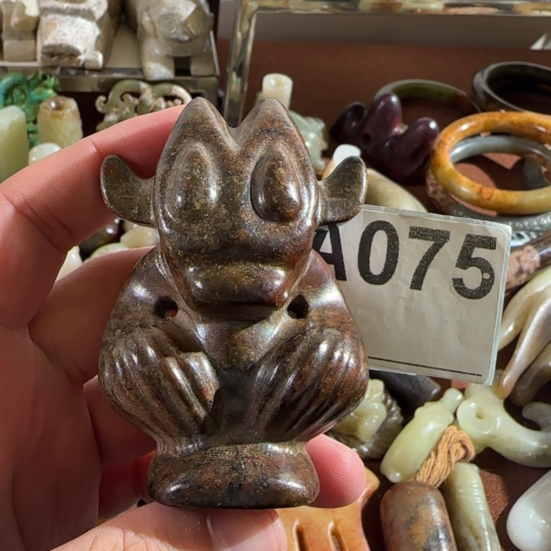 未镶嵌蛇纹石玉颈饰