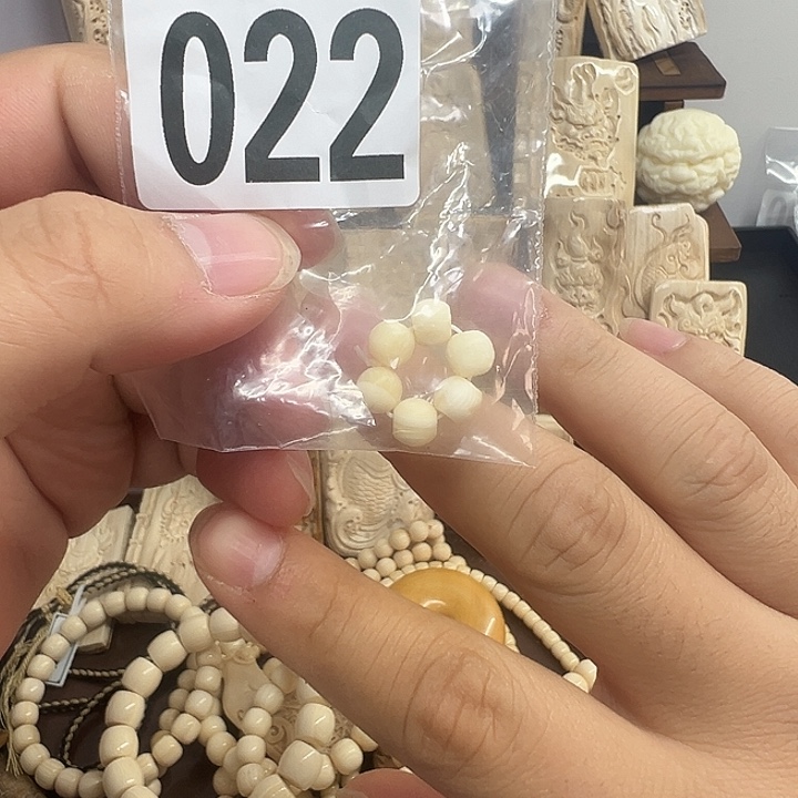 天然猛犸牙雕刻品