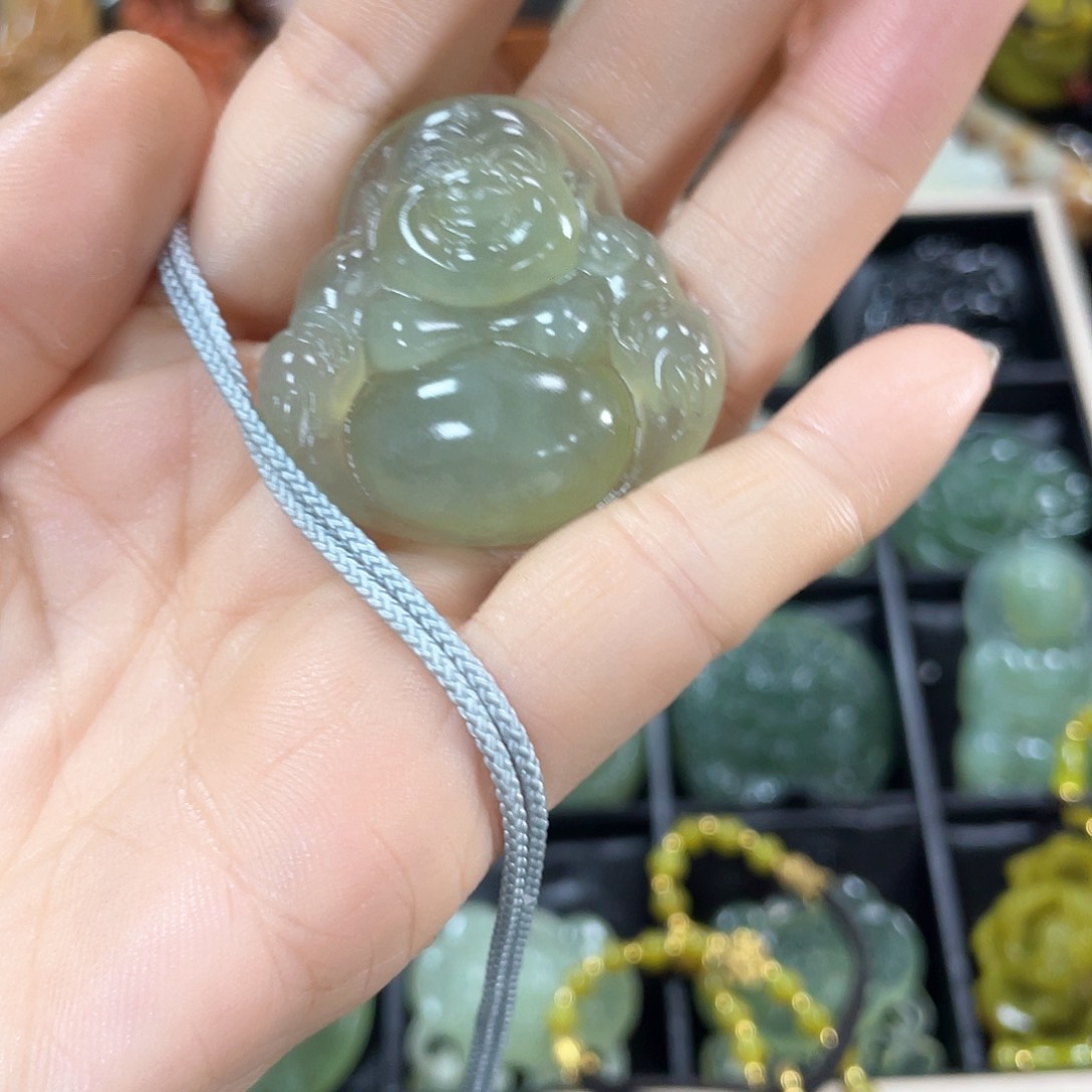 蛇纹石玉颈饰合金