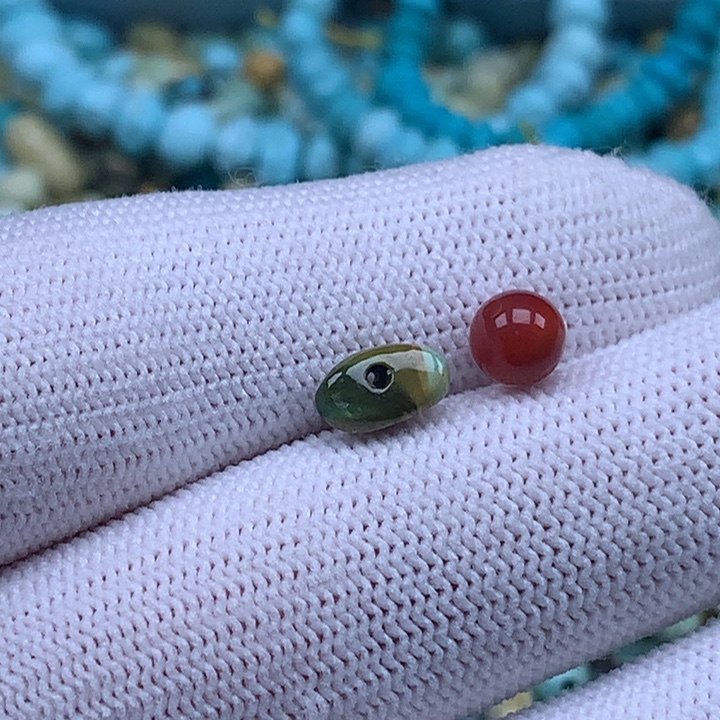 南红玛瑙未镶嵌珠宝奇石