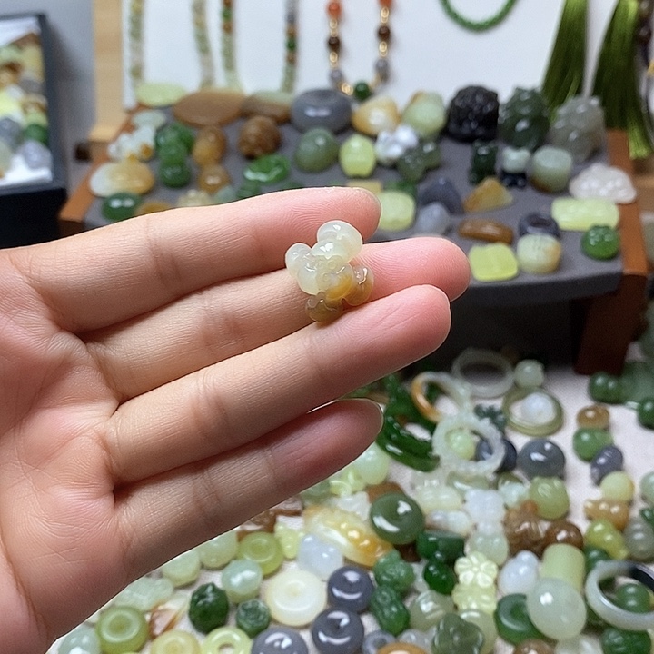 未镶嵌和田玉挂件