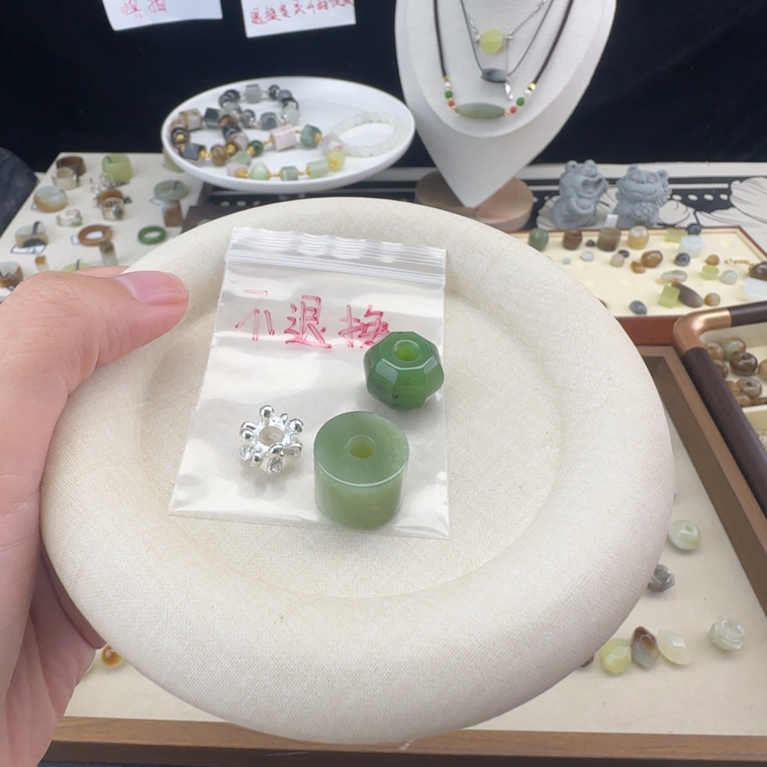 s***ɞ和田玉（糖玉）未镶嵌珠宝奇石福利不退换两颗