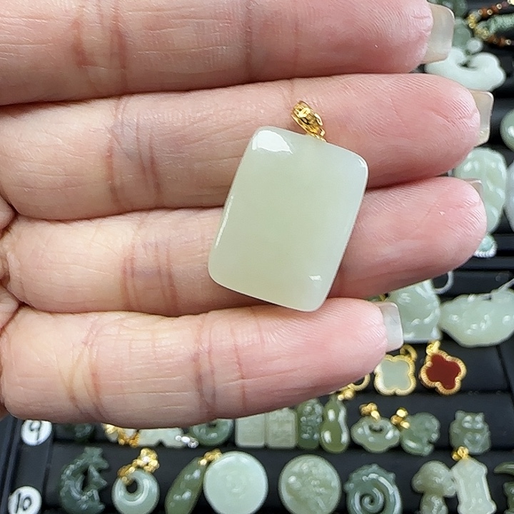 和田玉吊坠(不含链)18K金镶嵌