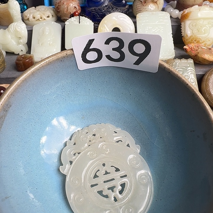 陶瓷摆件及陶瓷制品