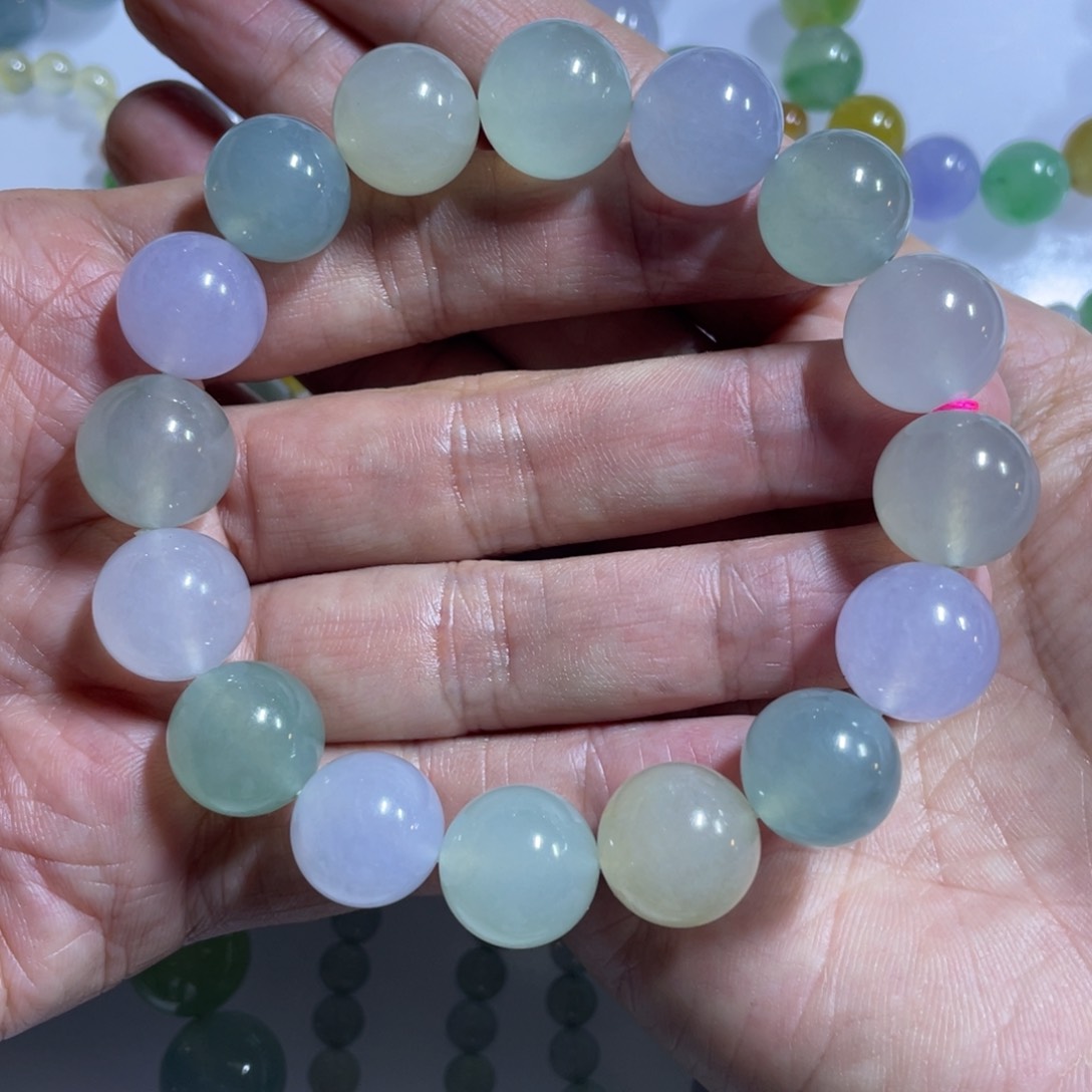 翡翠颈饰未镶嵌珠串