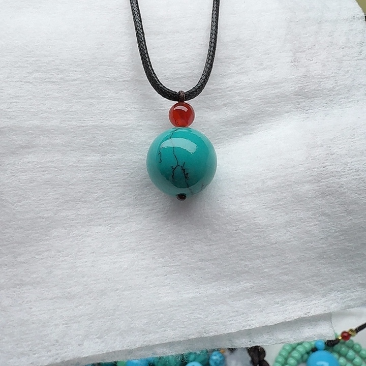 尺寸：16左右绿水草纹圆珠吊坠