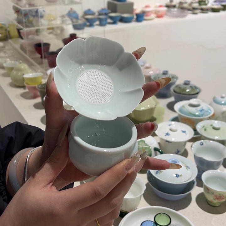 茶漏。            