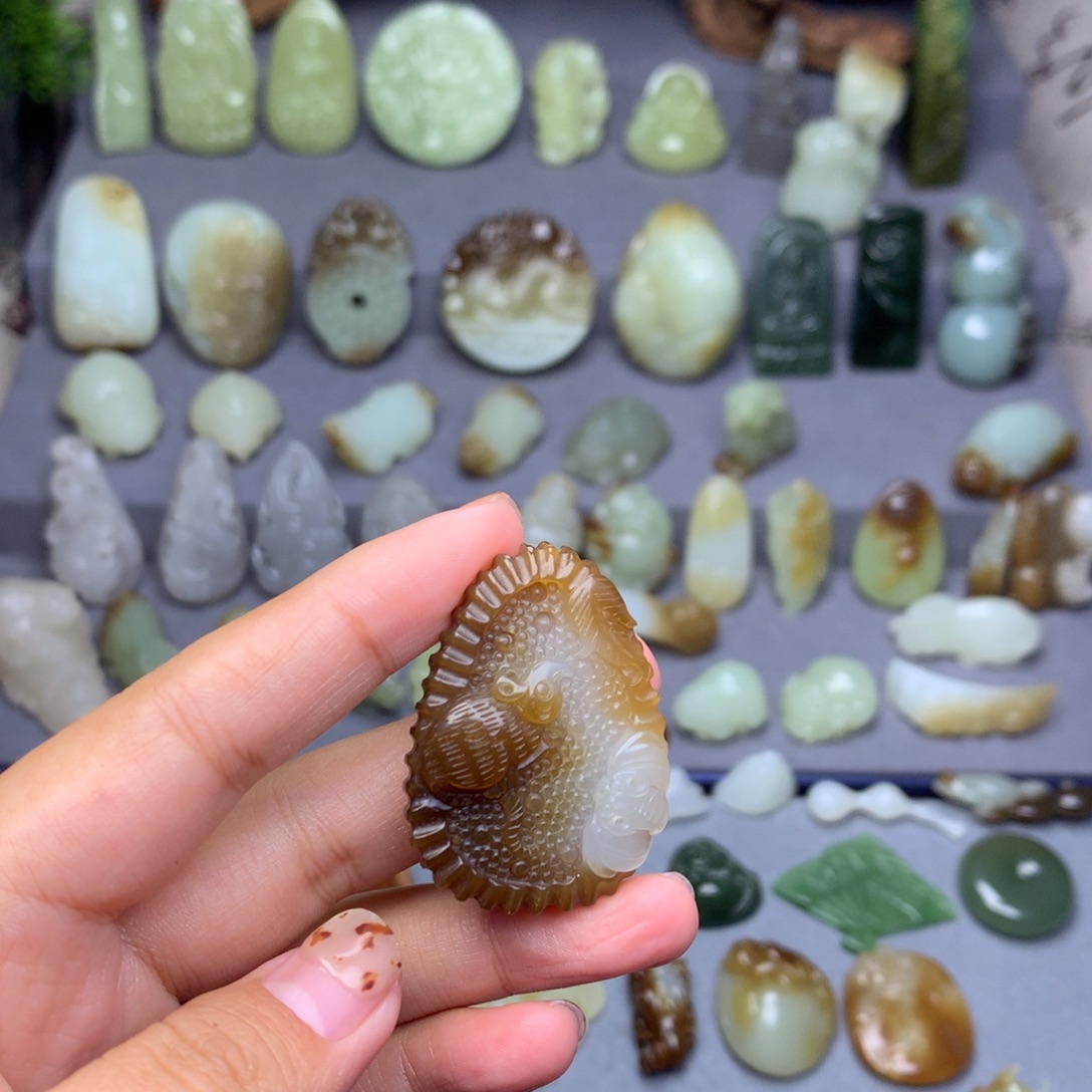 和田玉未镶嵌挂件