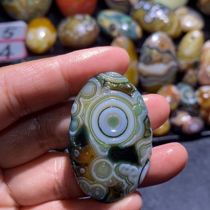 玛瑙/玉髓未镶嵌珠宝奇石155