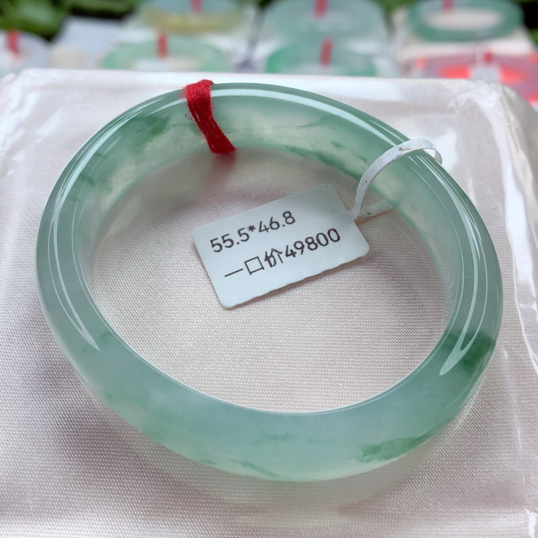 翡翠手镯（贵妃镯）未镶嵌55.6冰，胶，起光，不包容 小柒