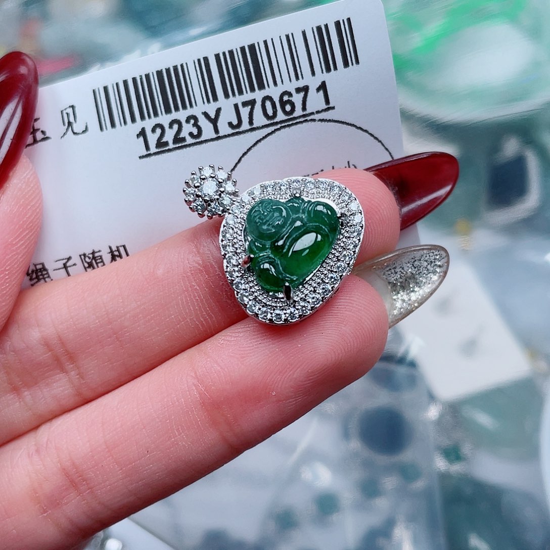 翡翠未镶嵌吊坠(不含链)