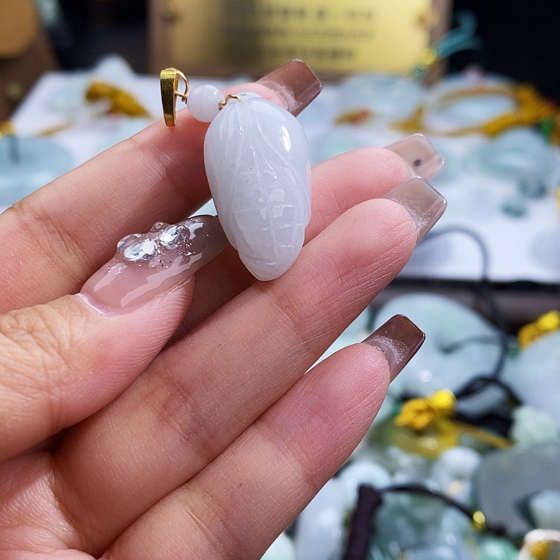 翡翠未镶嵌颈饰3512