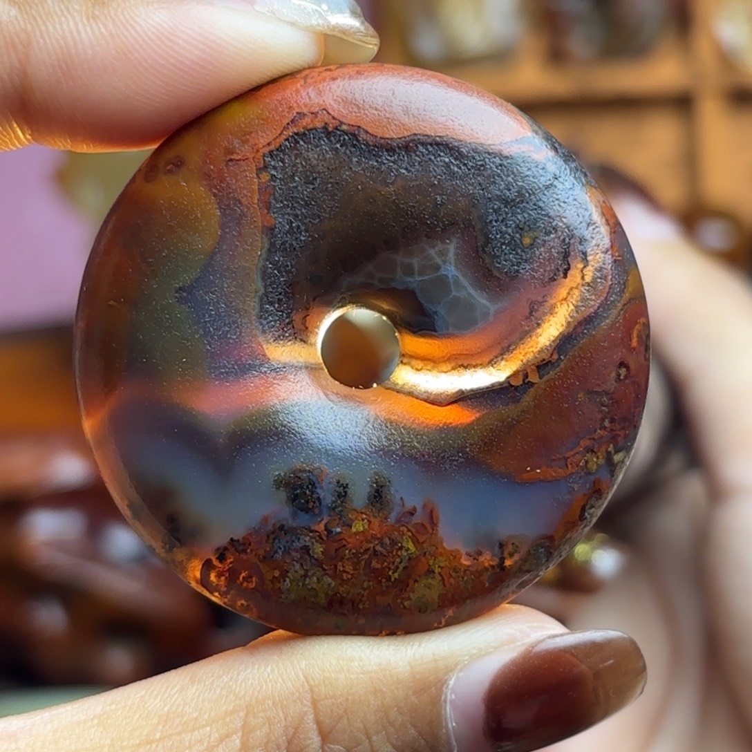 玛瑙/玉髓未镶嵌颈饰千里江山秋意浓