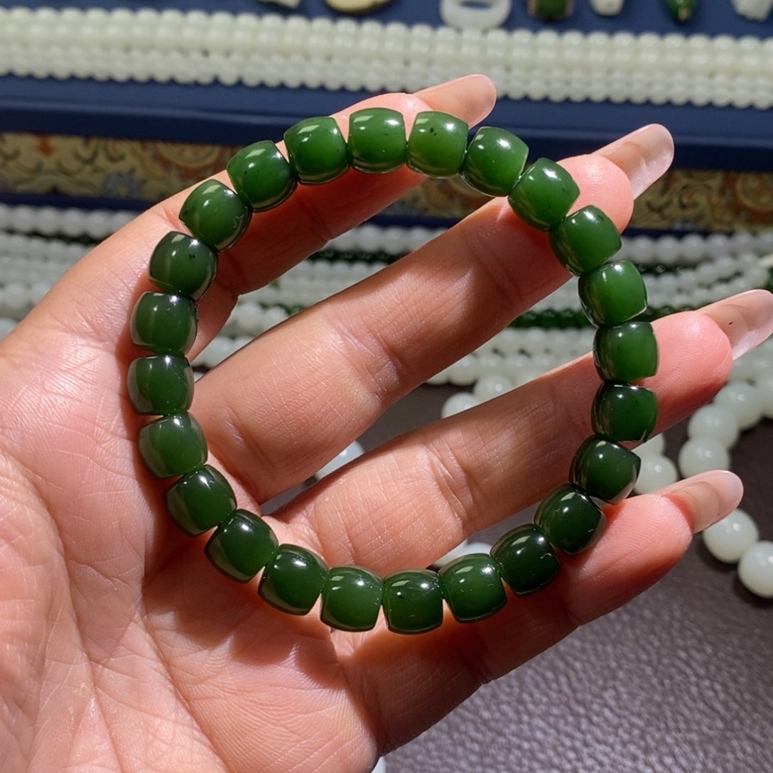 和田玉手链未镶嵌时**猫