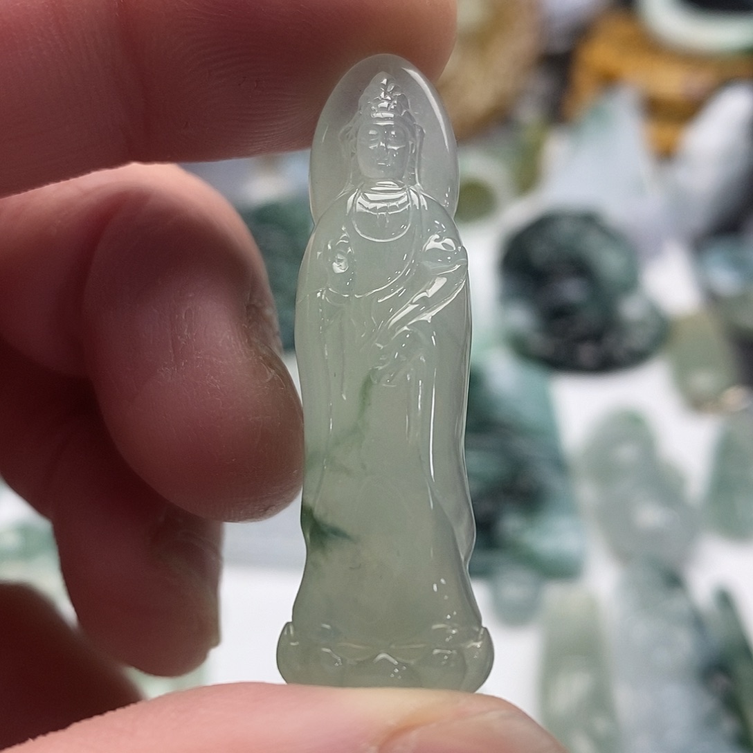 翡翠未镶嵌颈饰如意站观音