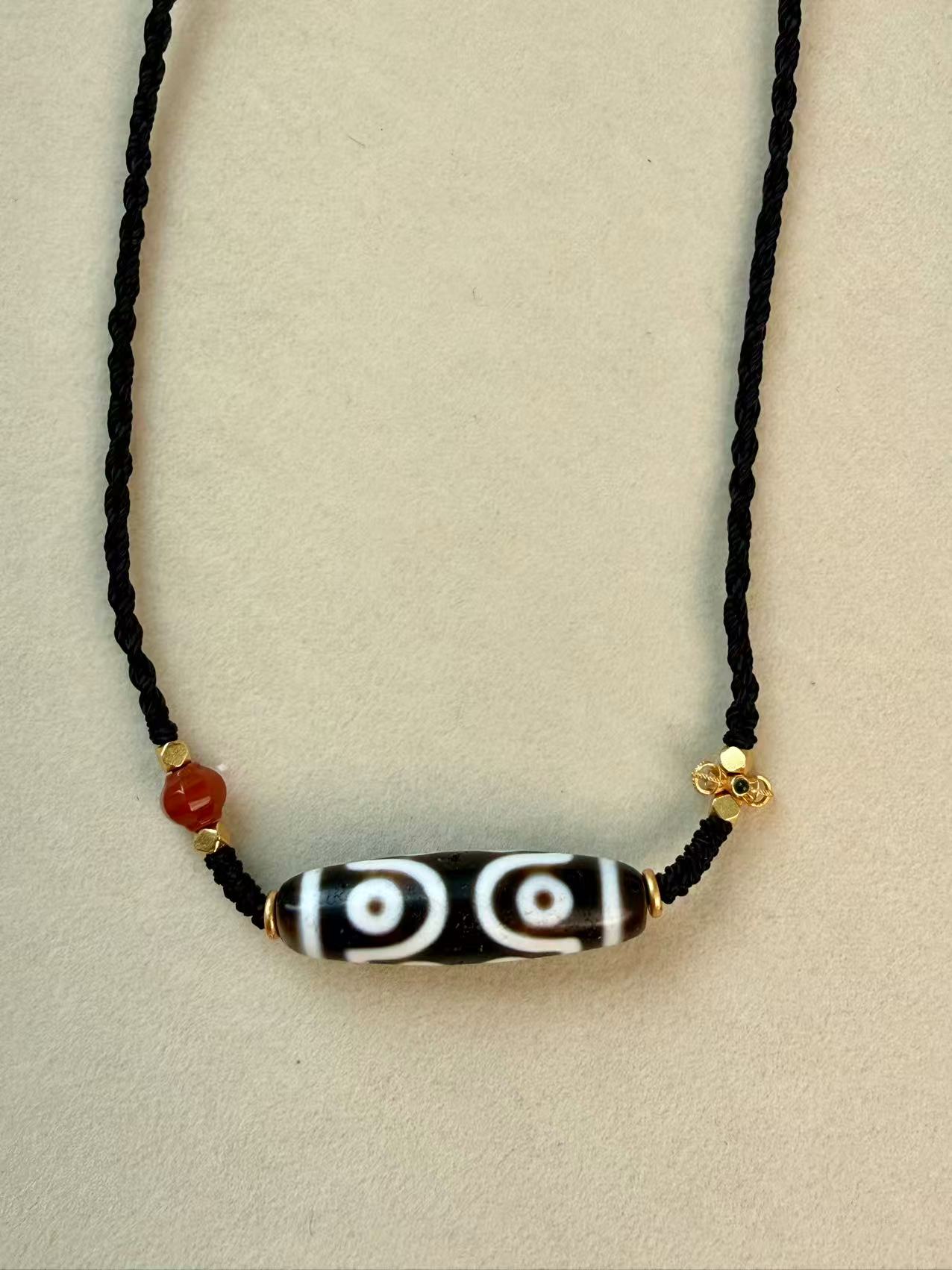 西藏拉萨 — 七眼天珠