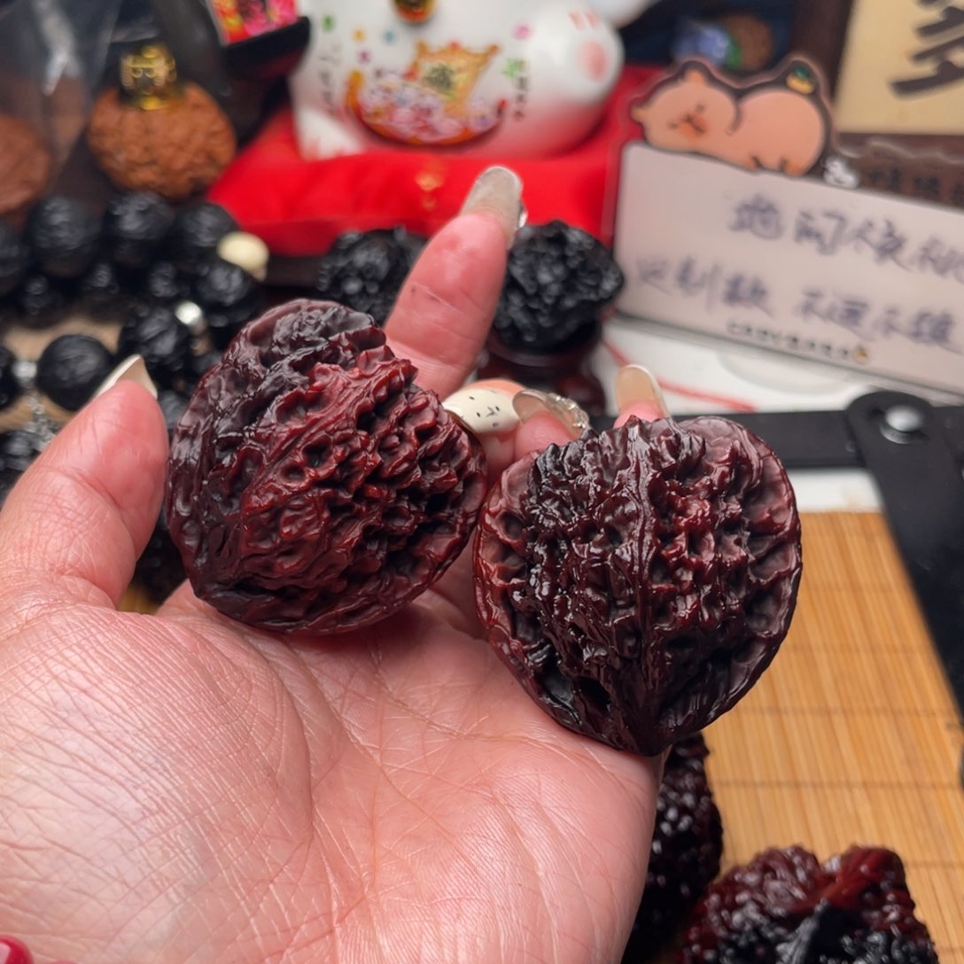 吊坠文玩核桃不****行彩南疆