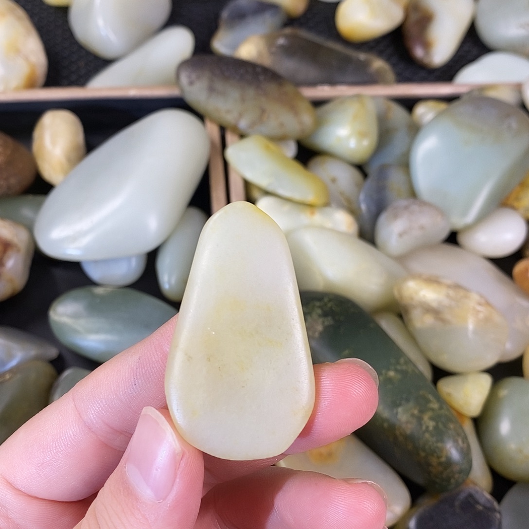 和田玉未镶嵌珠宝奇石