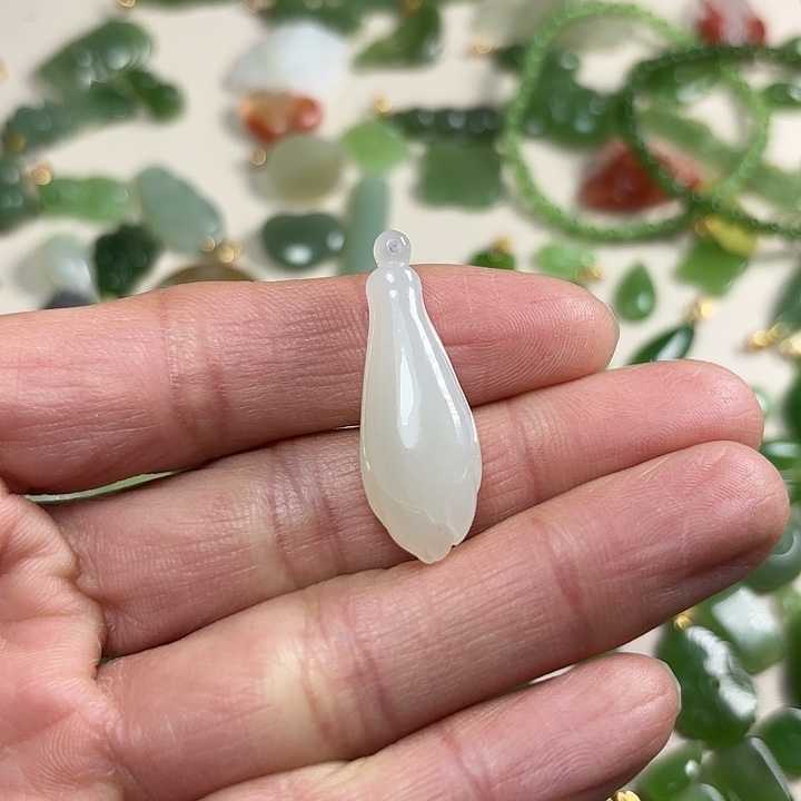 和田玉未镶嵌珠宝奇石