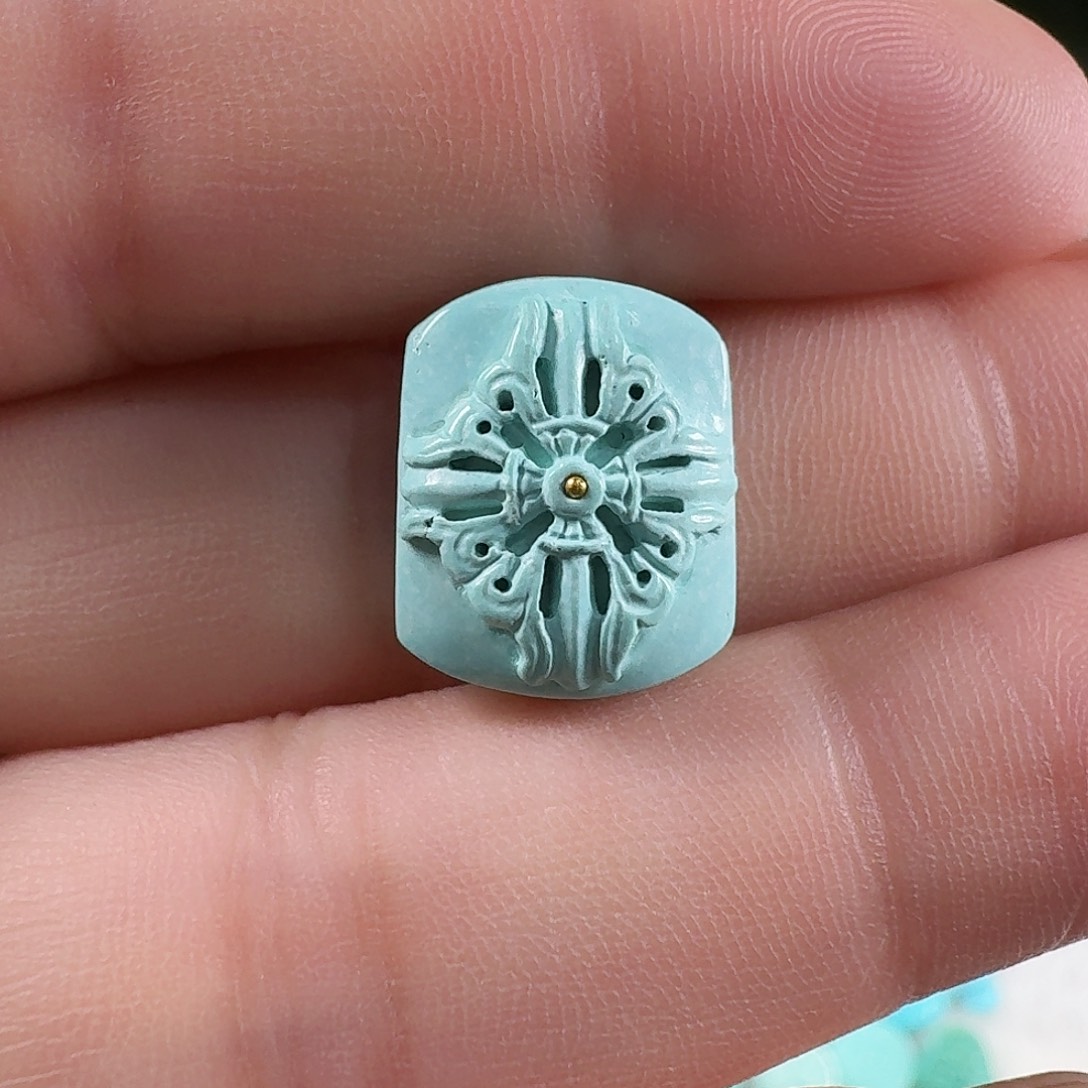 绿松石未镶嵌颈饰