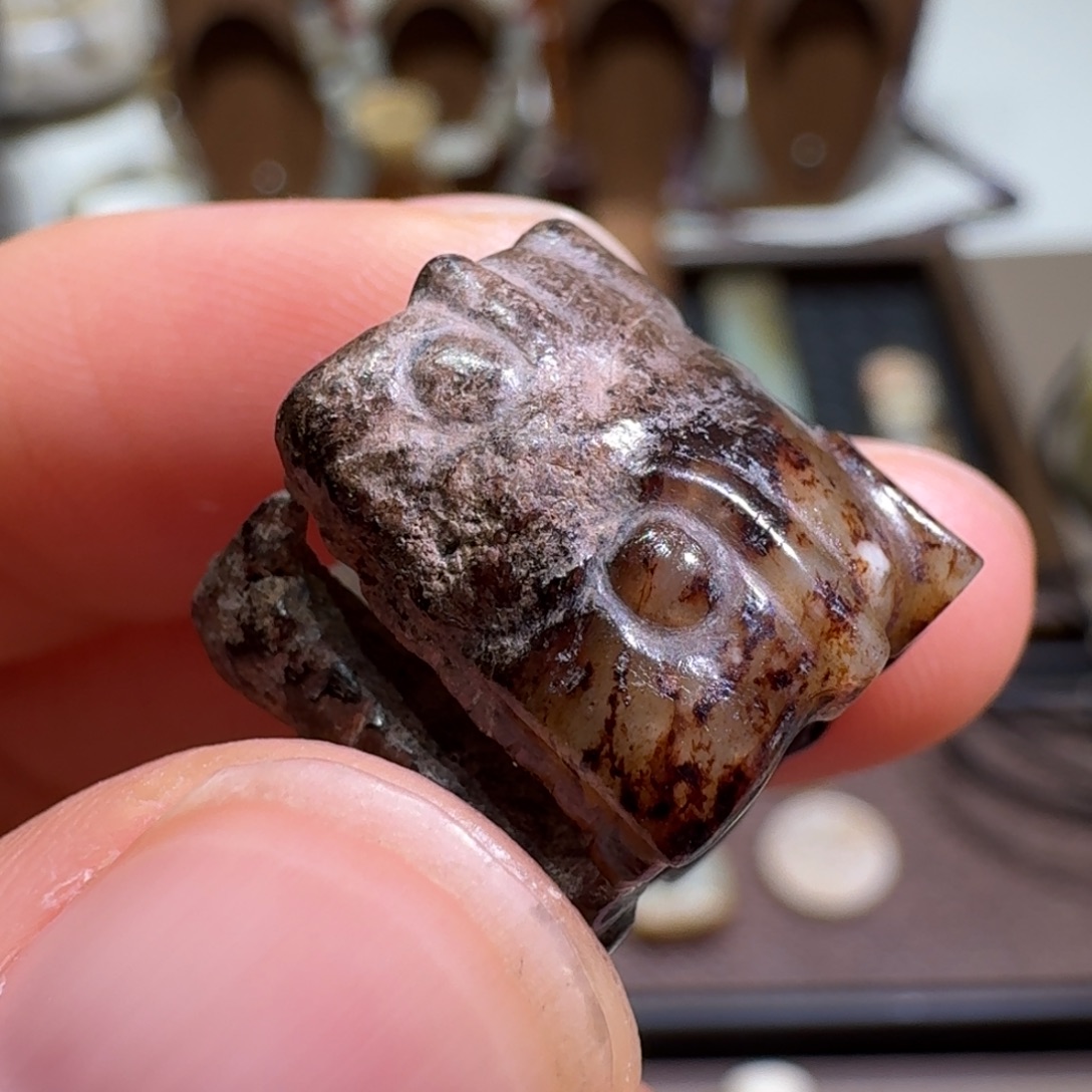 柿***易和田玉未镶嵌挂件