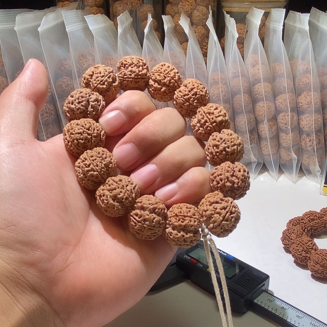 吊坠金刚菩提蜂王梅花22.8mm