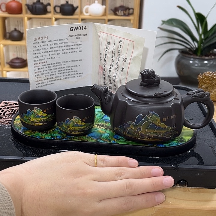 紫砂紫砂壶和其它器皿