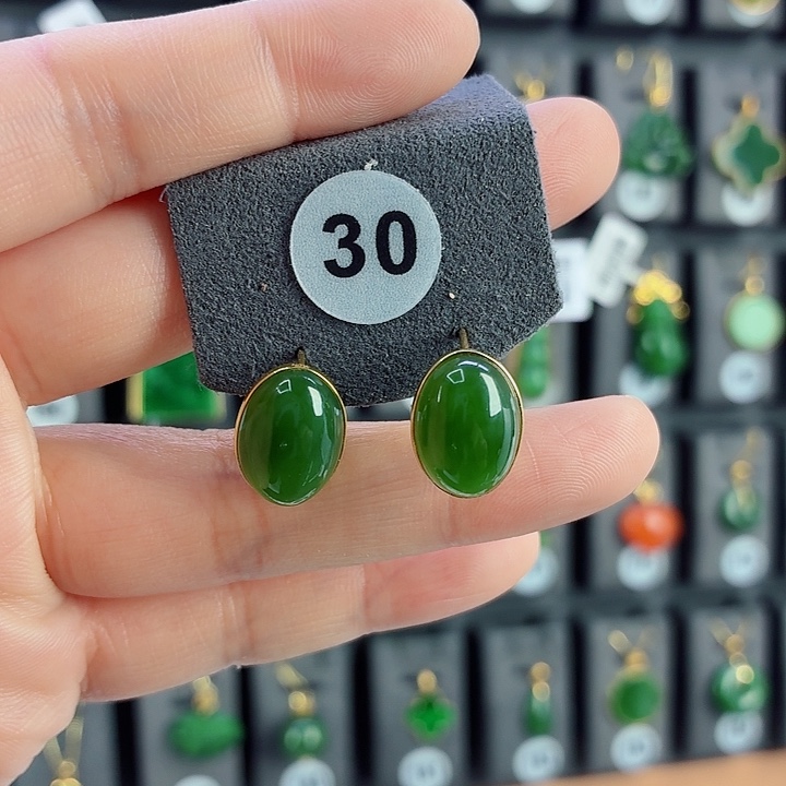 和田玉18K金镶嵌耳饰