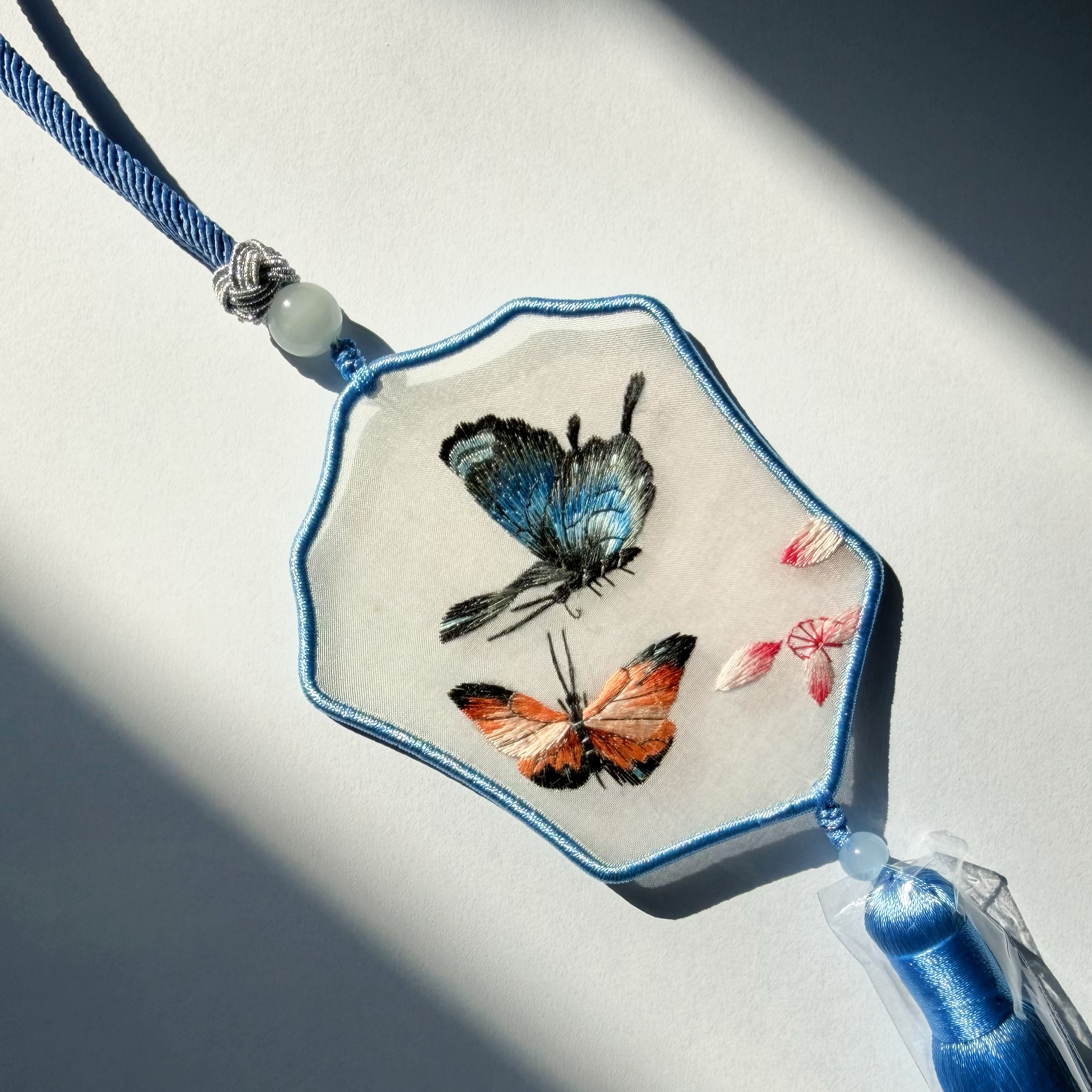 车载绣品挂件——手工制作礼物