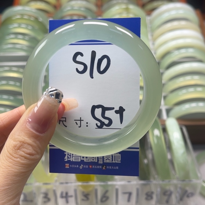 岫玉手镯未镶嵌开**开手镯