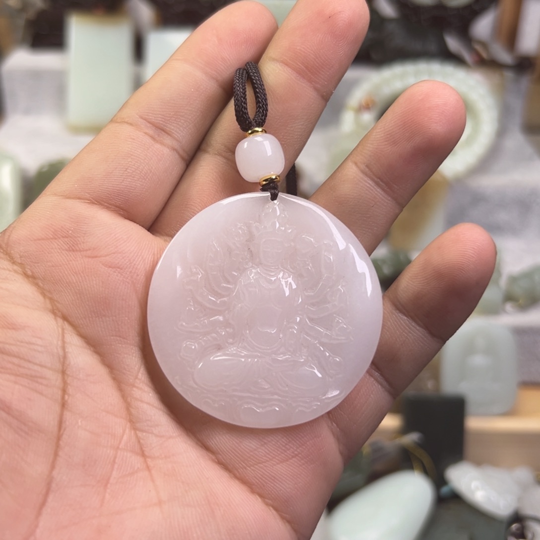 石英质玉（金丝玉）颈饰未镶嵌