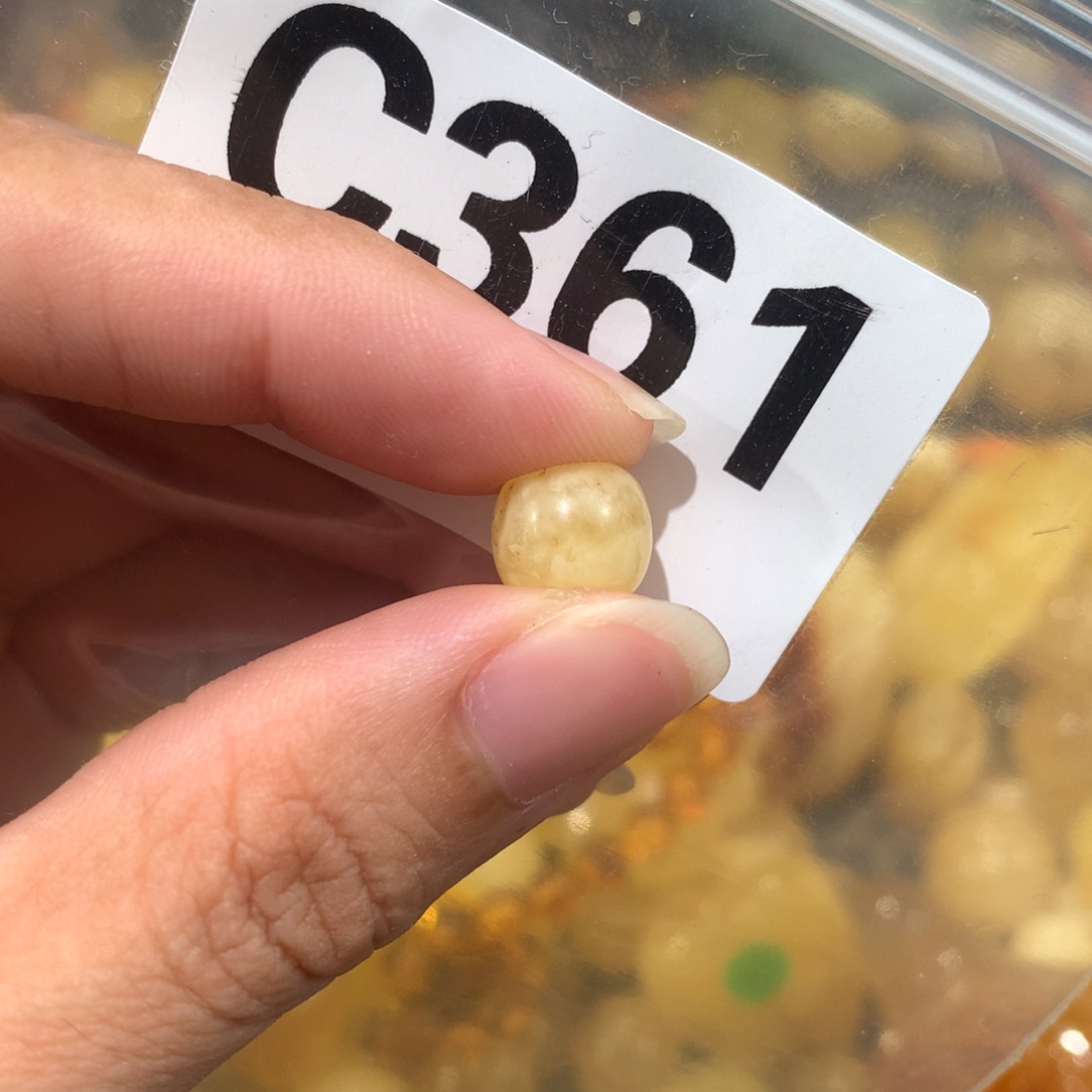 未镶嵌琥珀珠宝奇石