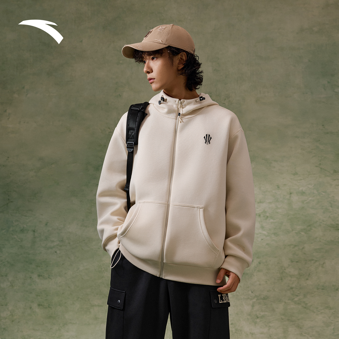 安踏欧文运动外套男女同款弹力动型科技防风运动上衣保暖外套