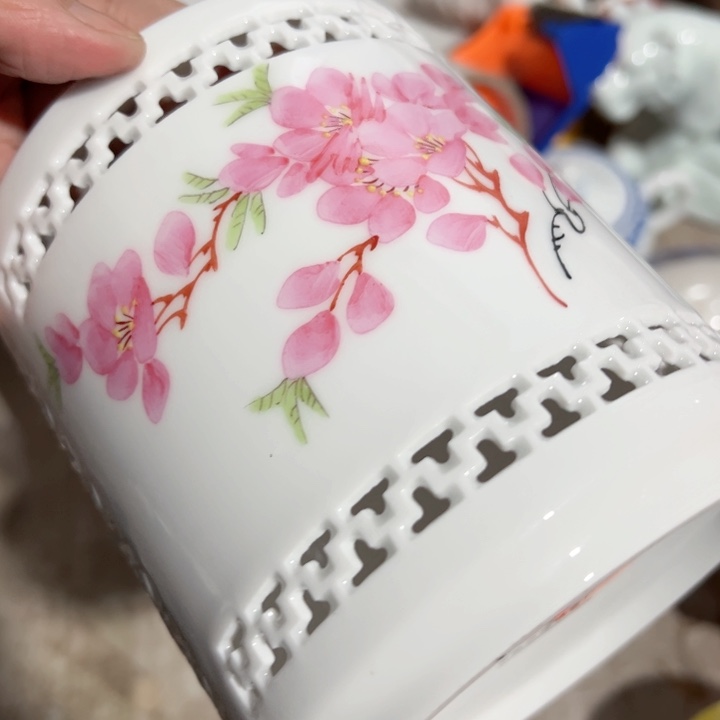 杯手绘镂空笔筒一个陶瓷