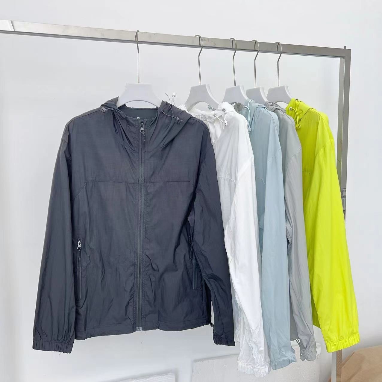 男女同款夏季薄款舒适透气百搭连帽防晒服亲子B2856