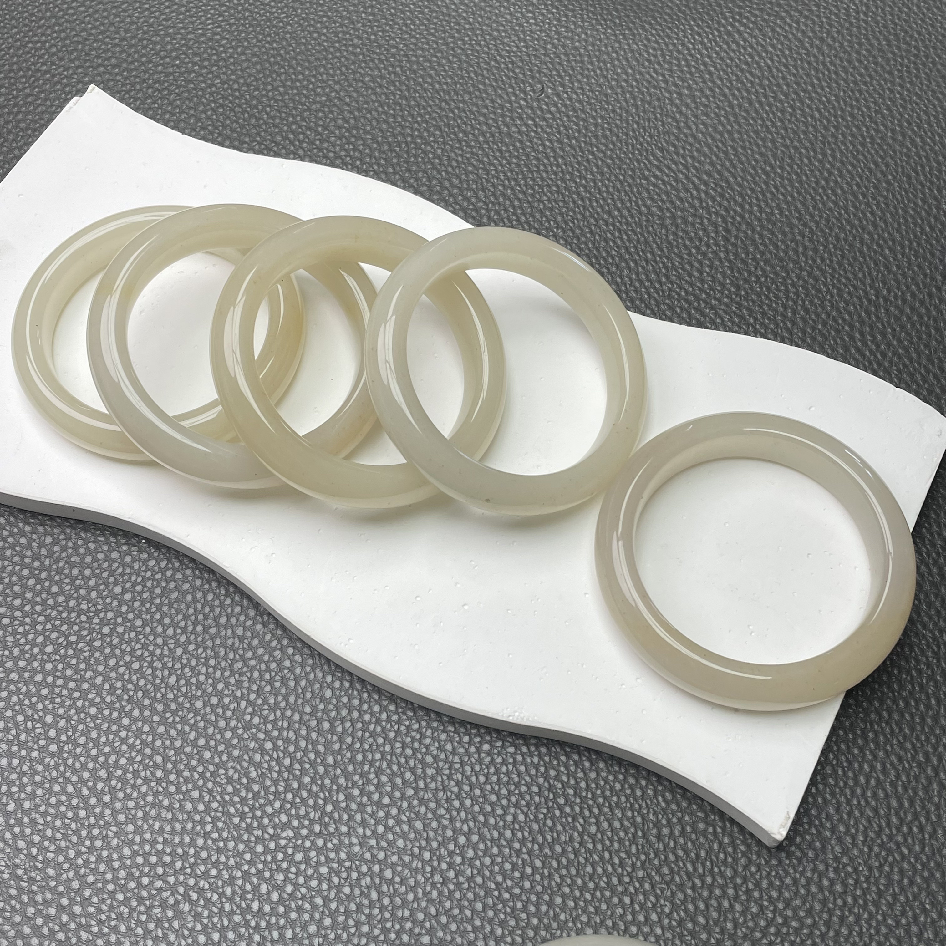 538密玉白月光玉镯（发一个）