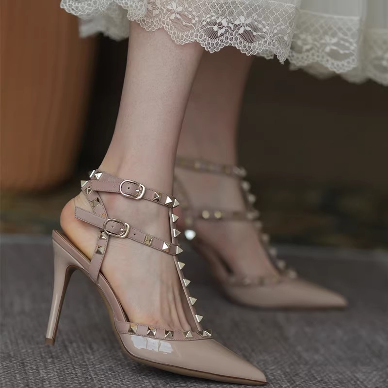2025春夏新款铆钉尖头高跟鞋女两带柳丁单鞋细跟绑带漆皮凉鞋女鞋