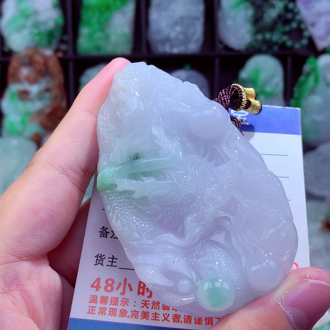 翡翠未镶嵌颈饰挂件
